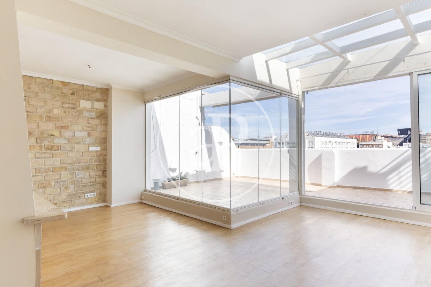 3 sovrum Takvåning att hyra i Valencia stad - 2 300 € (Ref: 8926880)