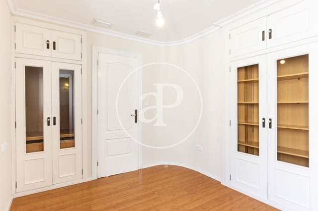 3 slaapkamer Penthouse te huur in Exposicio, Valencia stad - € 2.300 (Ref: 8926880)