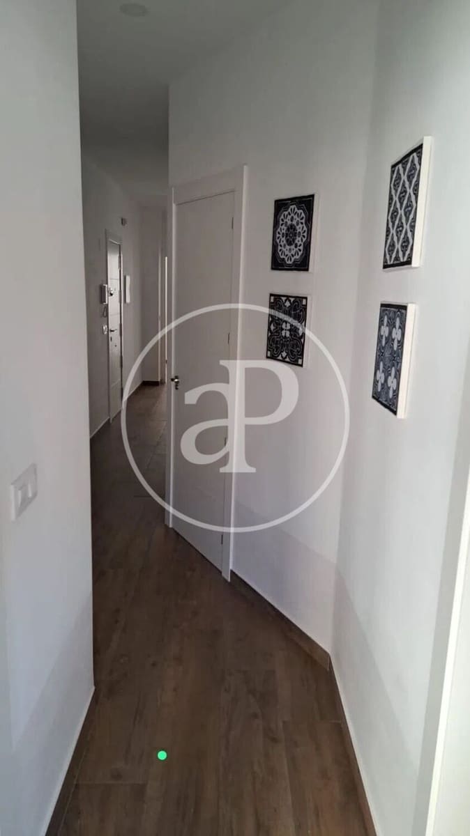 3 bedroom Apartment for rent in Valencia city - € 1,600 (Ref: 8926882)