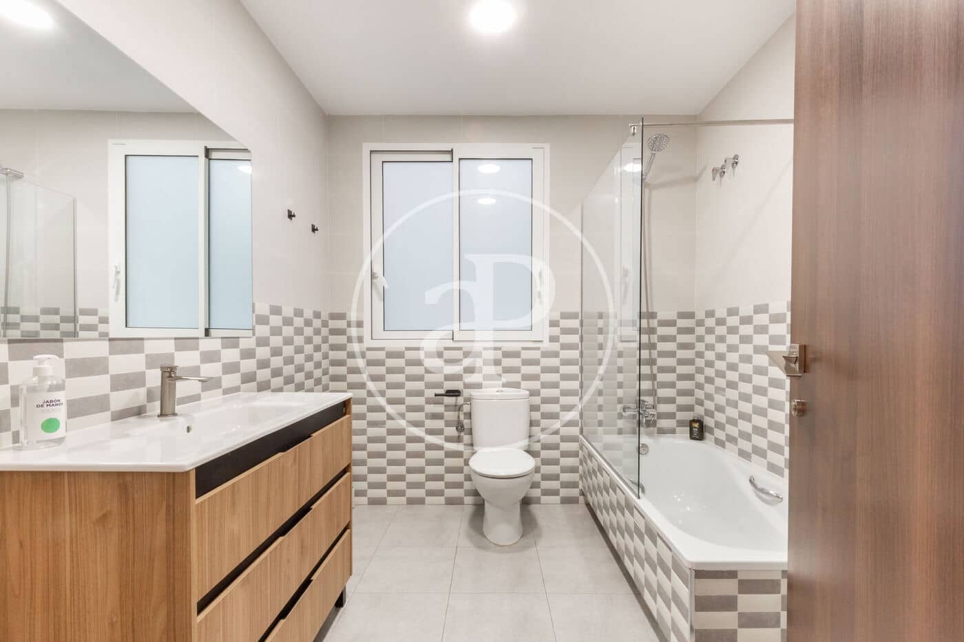 4 sypialnia Apartament do wynajęcia w Miasto Walencja - 3 200 € (Ref: 8929173)