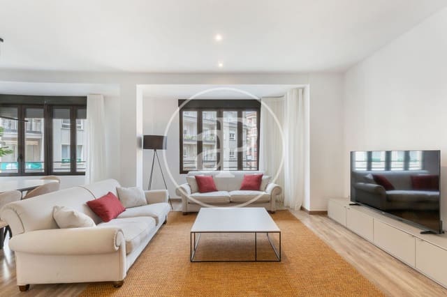 Appartement de 4 chambres à louer à Sant Francesc, Valence ville - 3 200 € (Ref: 8929173)