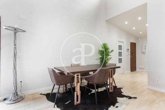 5 bedroom Villa for rent in Chiva - € 3,500 (Ref: 8929174)