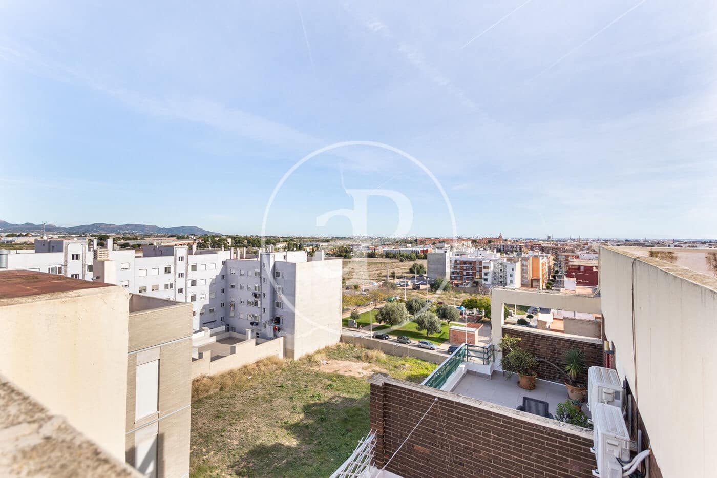 Grunde uden byggetilladelser til salg i Moncada - € 1.300.000 (Ref: 8932472)