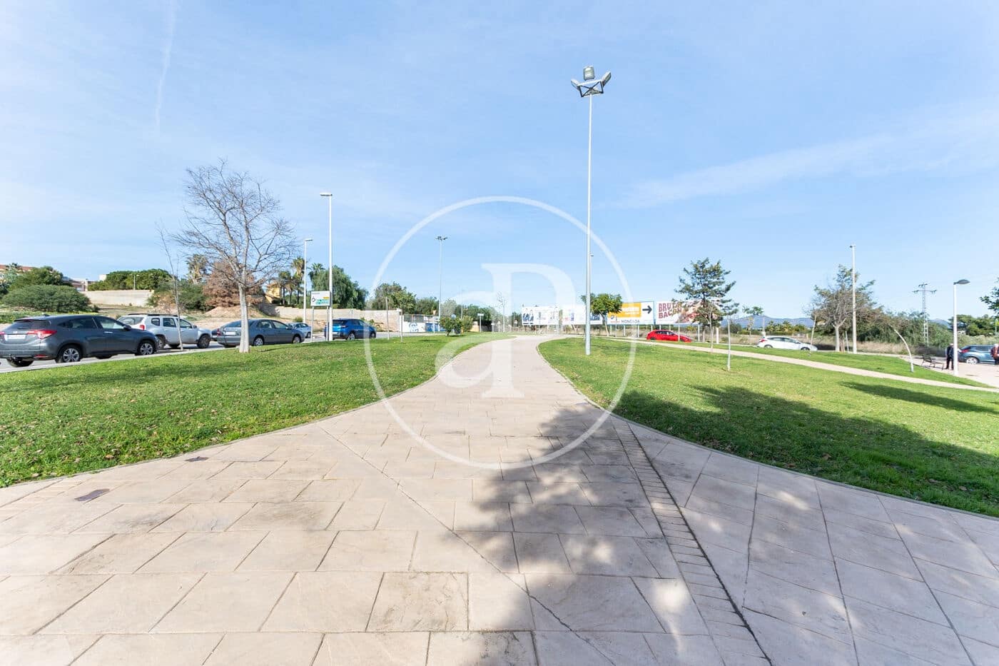 Grunde uden byggetilladelser til salg i Moncada - € 1.300.000 (Ref: 8932472)