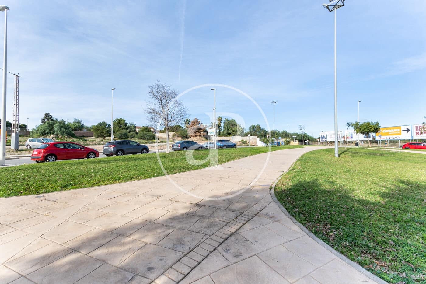 Grunde uden byggetilladelser til salg i Moncada - € 1.300.000 (Ref: 8932472)