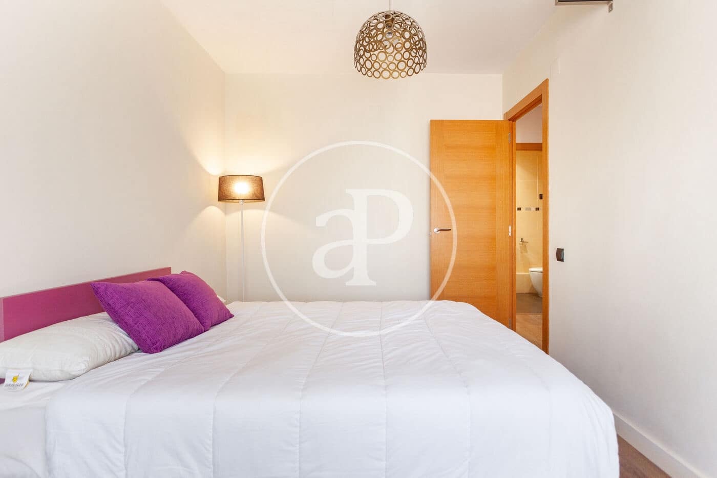 3 sovrum Lägenhet att hyra i Valencia stad - 1 400 € (Ref: 8999984)