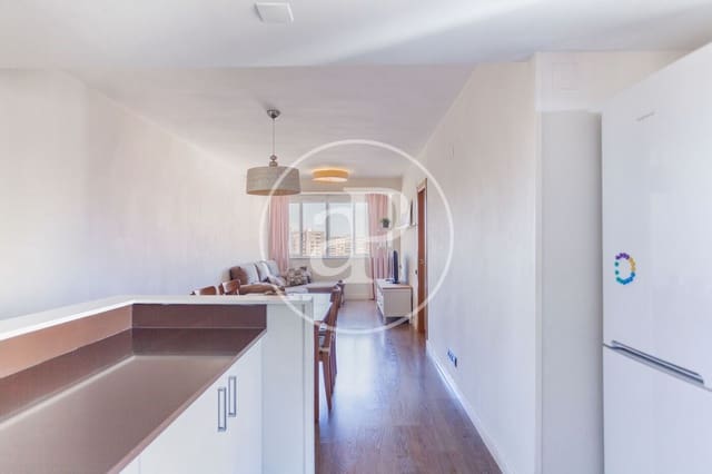 3 sovrum Lägenhet att hyra i Ciutat Jardi, Valencia stad - 1 400 € (Ref: 8999984)