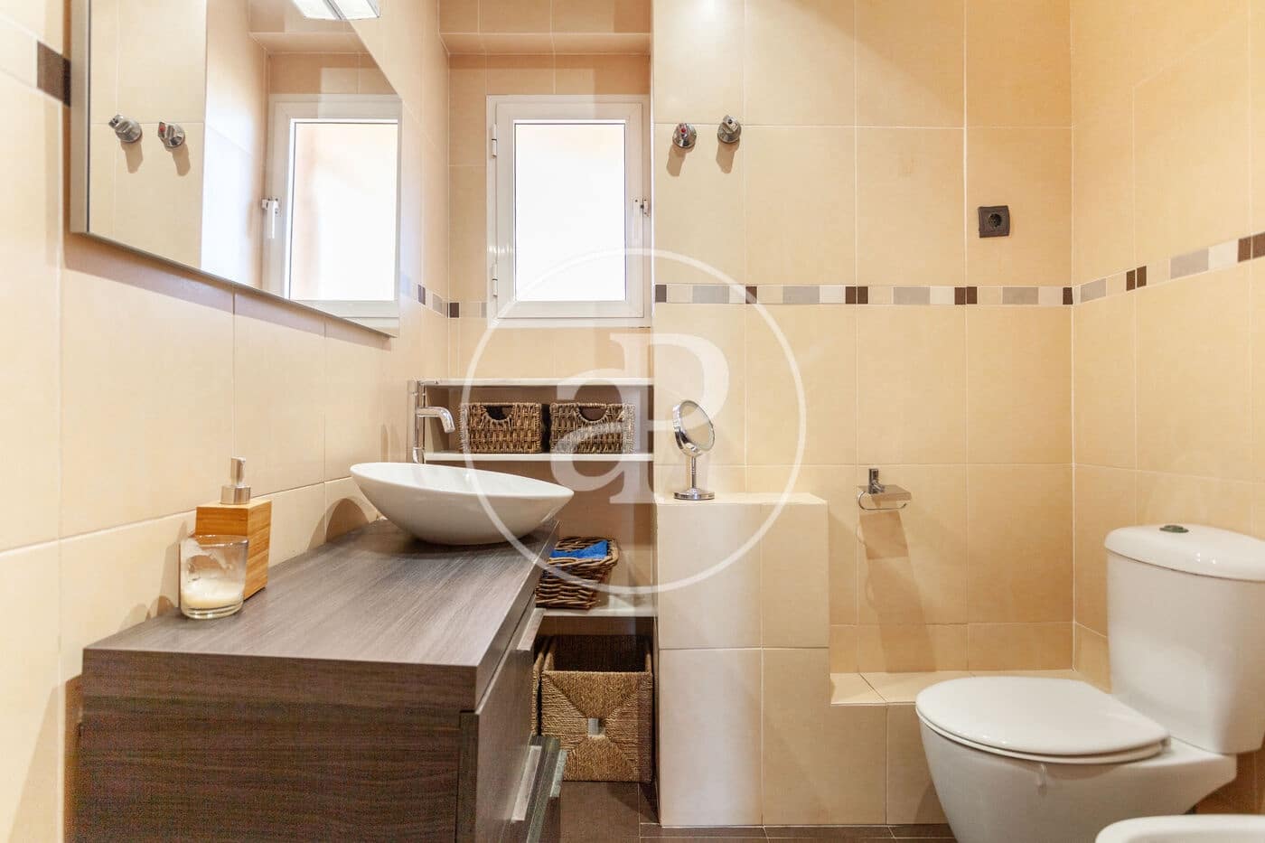 3 sovrum Lägenhet att hyra i Valencia stad - 1 400 € (Ref: 8999984)