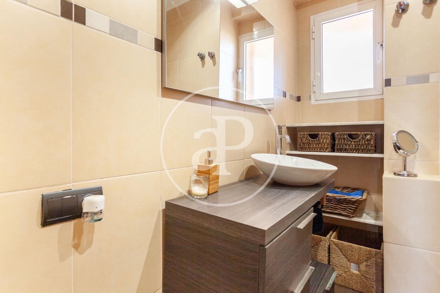 3 sovrum Lägenhet att hyra i Valencia stad - 1 400 € (Ref: 8999984)