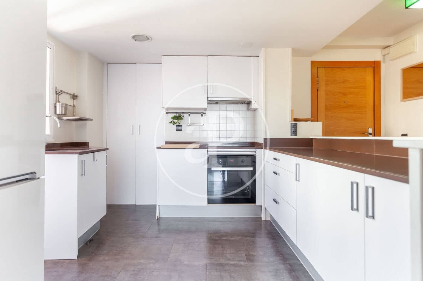 3 sovrum Lägenhet att hyra i Valencia stad - 1 400 € (Ref: 8999984)