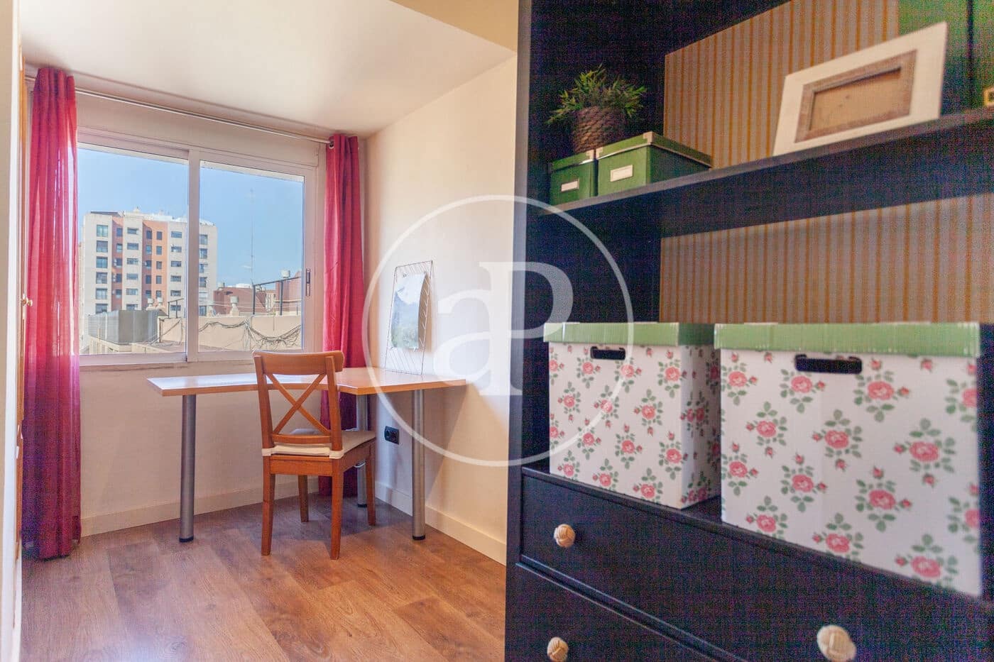 3 sovrum Lägenhet att hyra i Valencia stad - 1 400 € (Ref: 8999984)