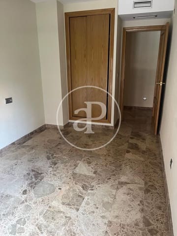 4 bedroom Apartment for rent in Penya-Roja, Valencia city - € 1,800 (Ref: 8999992)