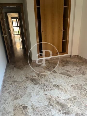 4 bedroom Apartment for rent in Penya-Roja, Valencia city - € 1,800 (Ref: 8999992)