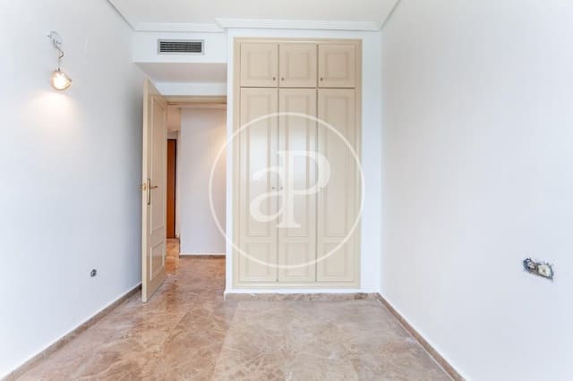 3 makuuhuone Huoneisto vuokrattavana paikassa Ciutat de les Arts i de les Ciencies, Valencia kaupunki - 2 200 € (Ref: 9000002)