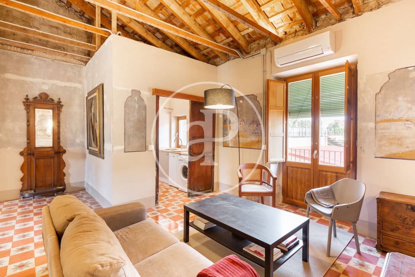 2 bedroom Villa for rent in Valencia city - € 1,500 (Ref: 9000010)