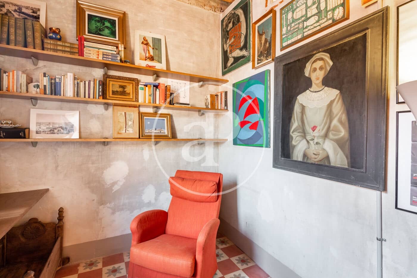 2 bedroom Villa for rent in Valencia city - € 1,500 (Ref: 9000010)