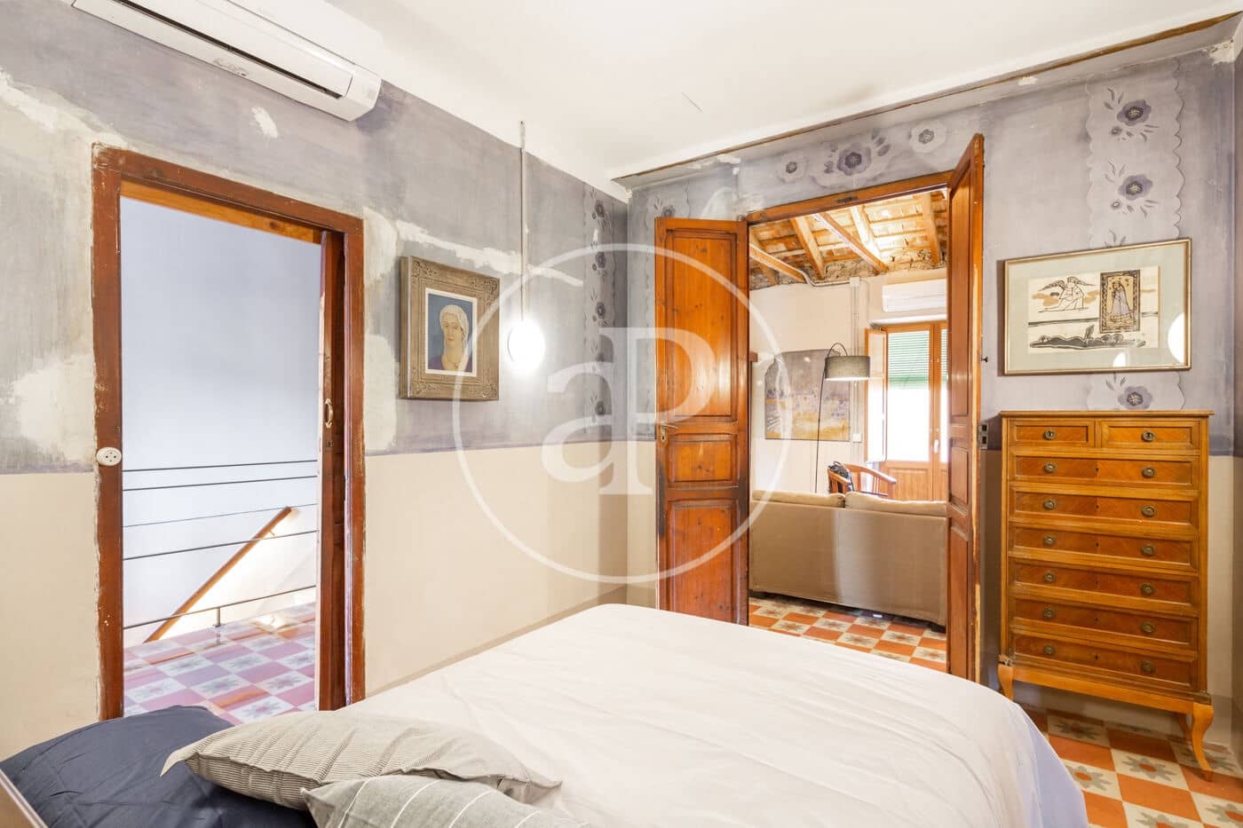 2 bedroom Villa for rent in Valencia city - € 1,500 (Ref: 9000010)