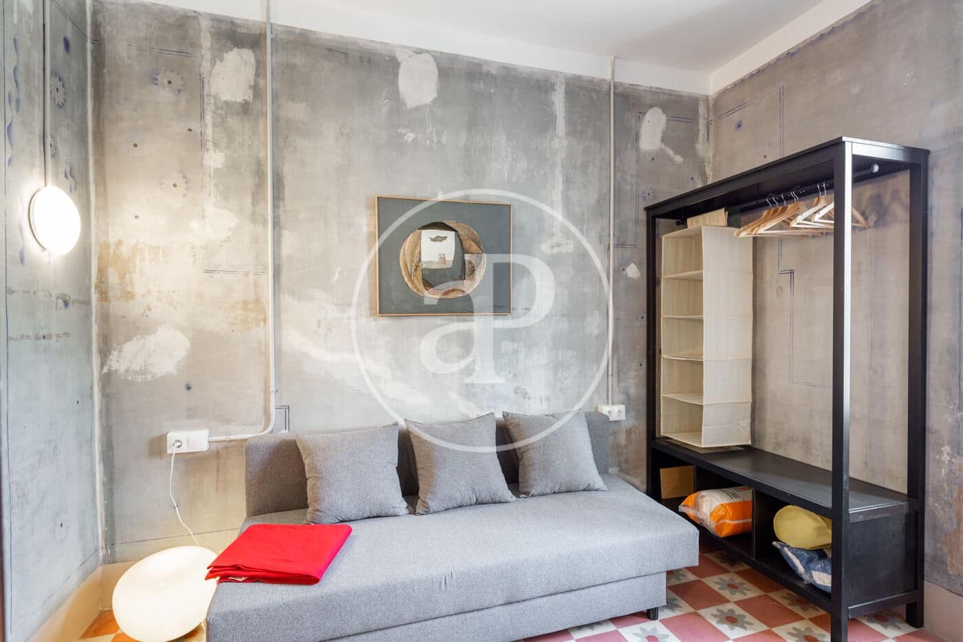 2 bedroom Villa for rent in Valencia city - € 1,500 (Ref: 9000010)