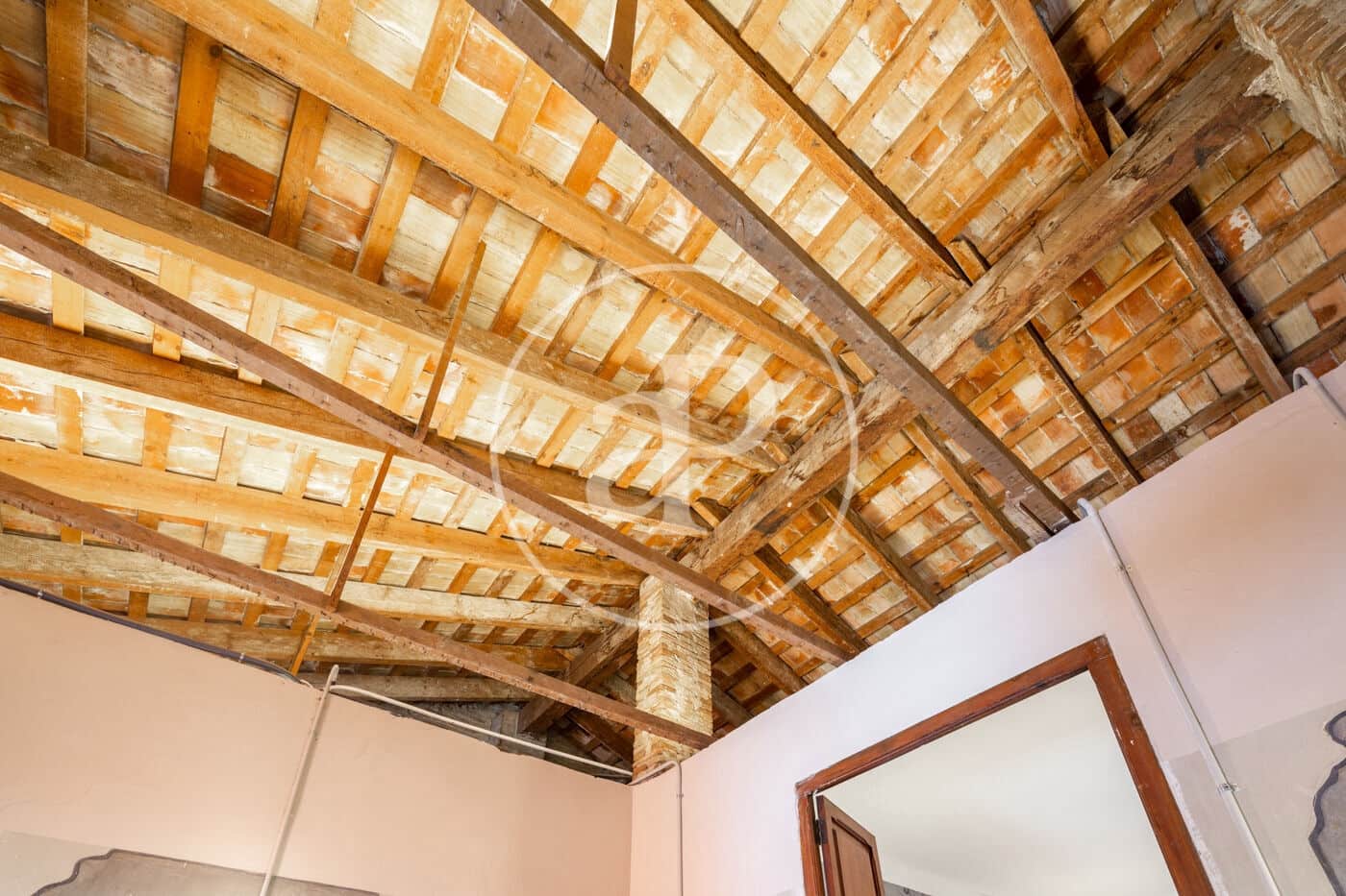 2 bedroom Villa for rent in Valencia city - € 1,500 (Ref: 9000010)