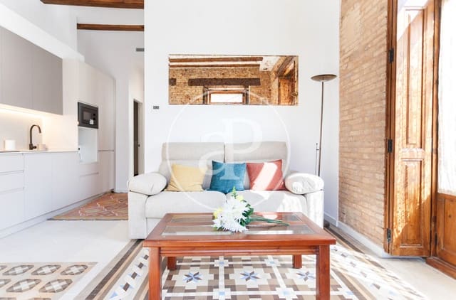 Appartement de 2 chambres à louer à El Mercat, Valence ville - 1 700 € (Ref: 9000011)