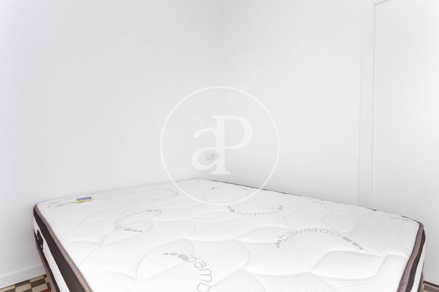 2 camera da letto Appartamento da affittare in Valencia citta - 1.700 € (Rif: 9000011)