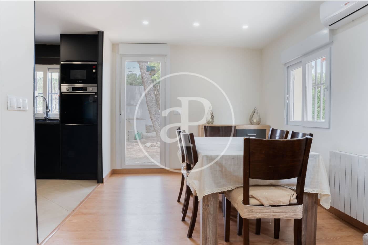 Chalet de 4 habitaciones en Muchamiel / Mutxamel en venta con piscina - 550.000 € (Ref: 9000021)