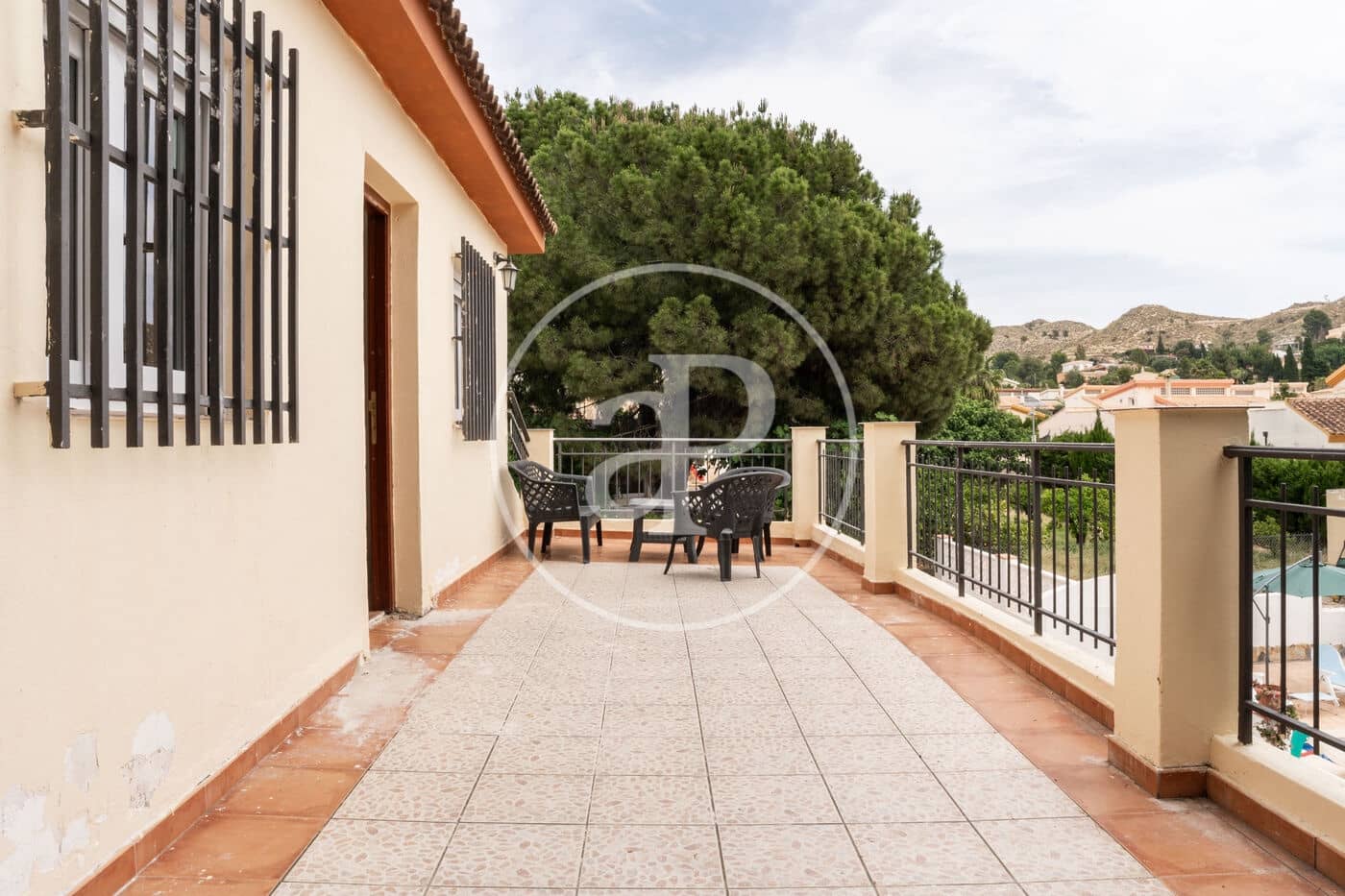 Chalet de 4 habitaciones en Muchamiel / Mutxamel en venta con piscina - 550.000 € (Ref: 9000021)