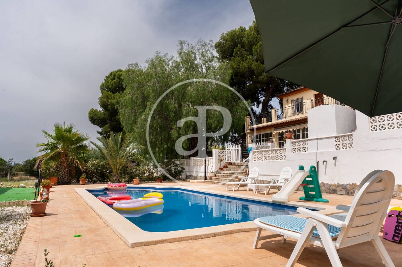 Chalet de 4 habitaciones en Muchamiel / Mutxamel en venta con piscina - 550.000 € (Ref: 9000021)