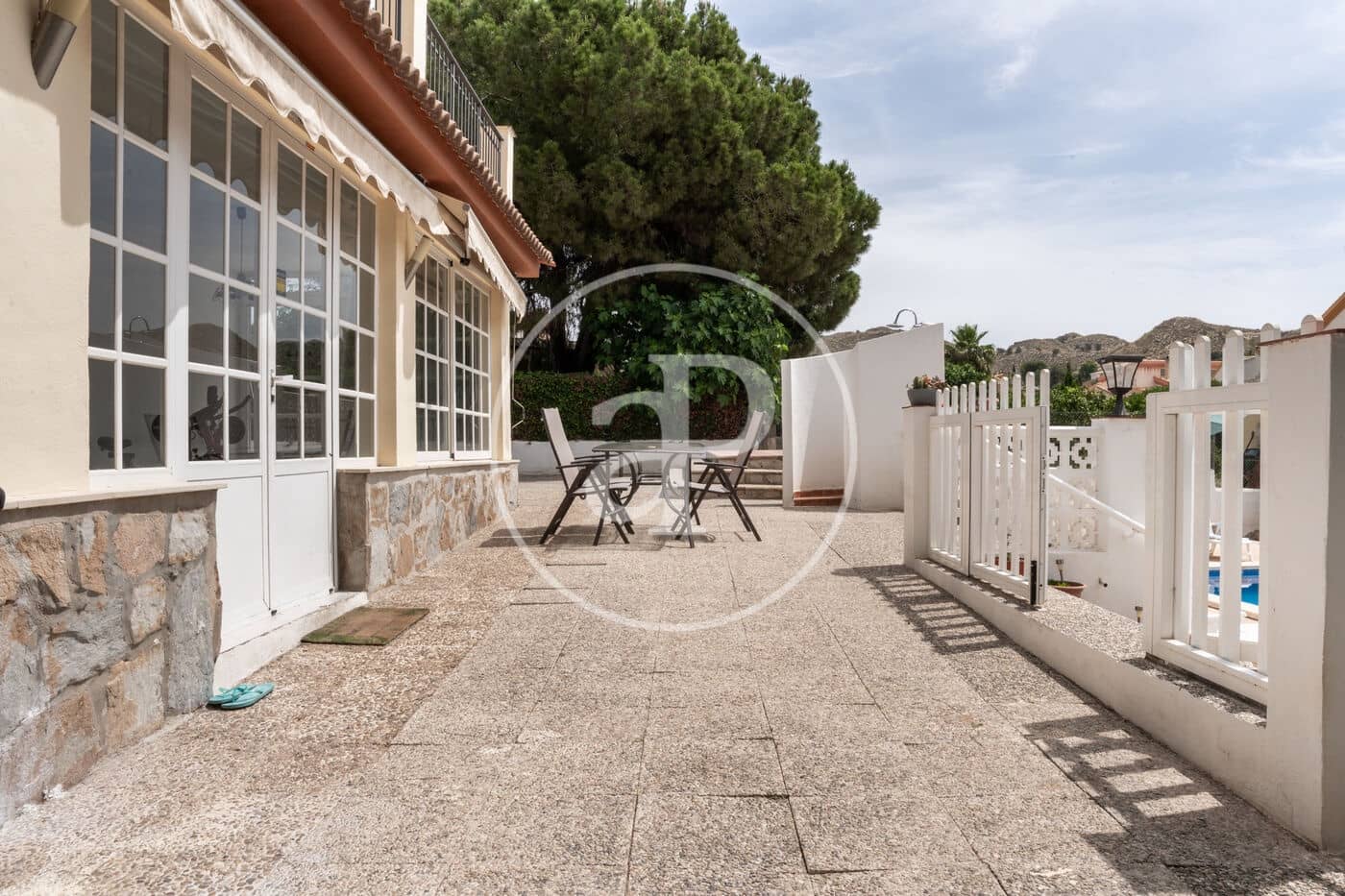 Chalet de 4 habitaciones en Muchamiel / Mutxamel en venta con piscina - 550.000 € (Ref: 9000021)