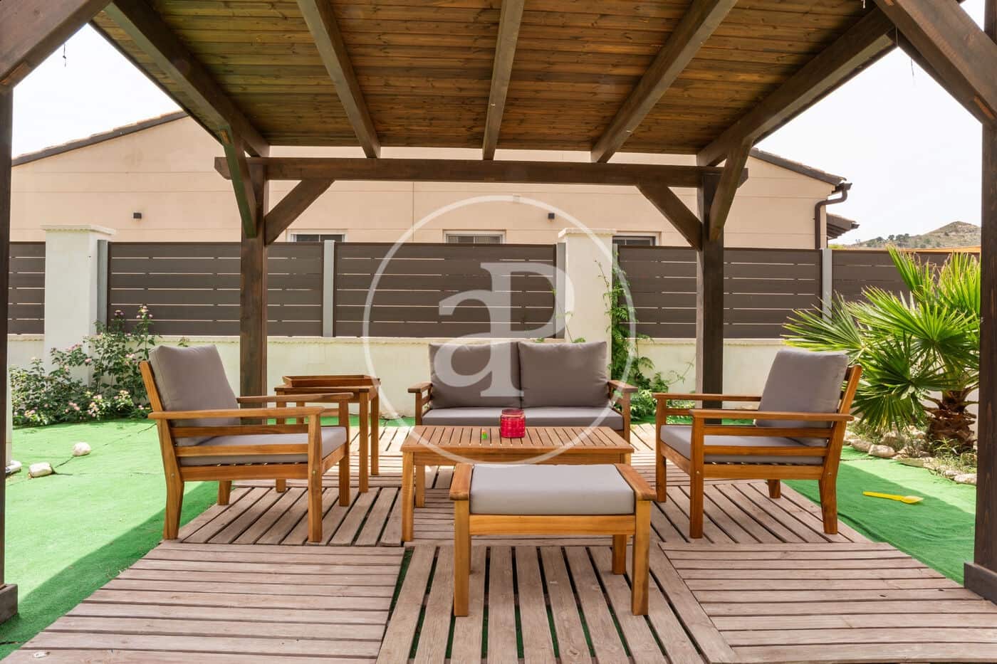 Chalet de 4 habitaciones en Muchamiel / Mutxamel en venta con piscina - 550.000 € (Ref: 9000021)