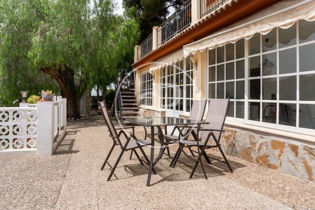 4 Zimmer Villa zu verkaufen in Muchamiel / Mutxamel mit Pool - 550.000 € (Ref: 9000021)