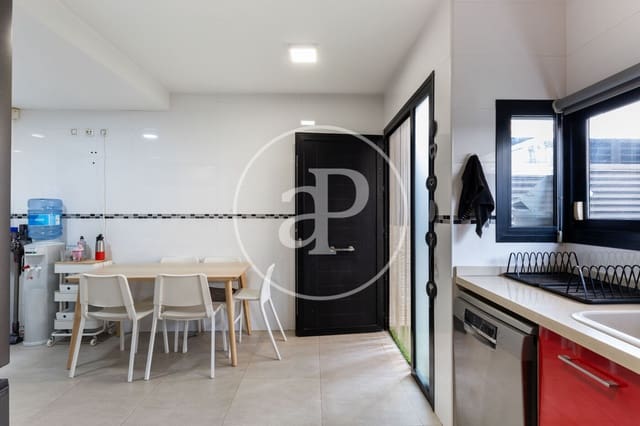 4 bedroom Villa for sale in Picassent - € 320,000 (Ref: 9000023)