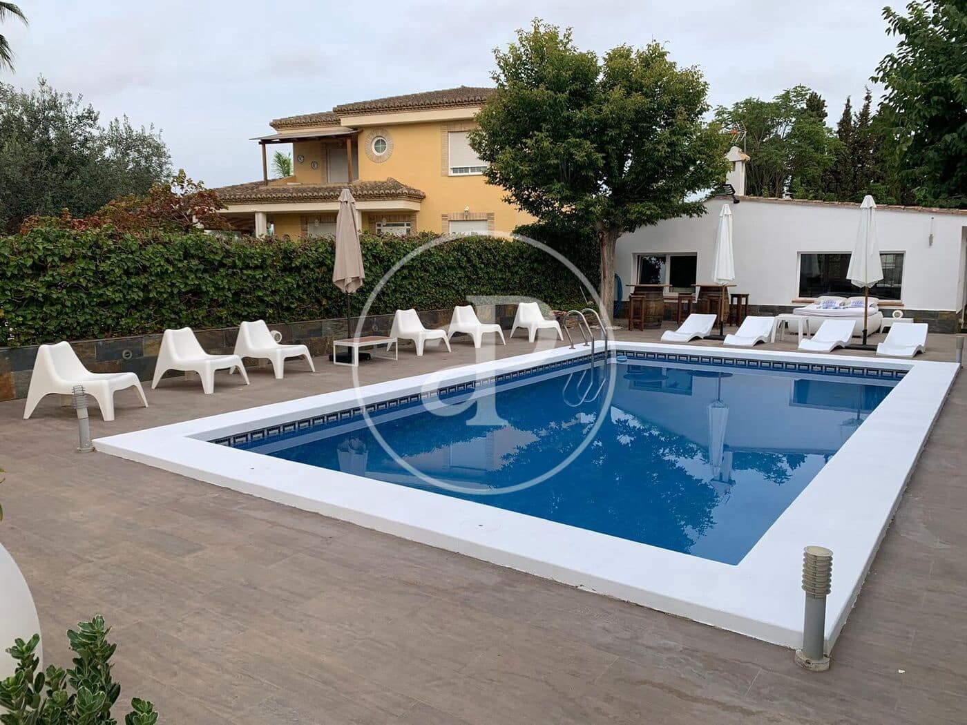 9 Zimmer Villa zu vermieten in Betera mit Pool - 5.500 € (Ref: 9000029)