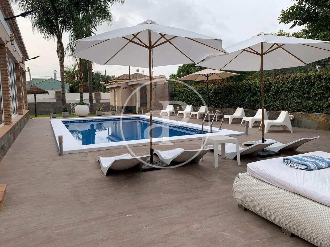 9 Zimmer Villa zu vermieten in Betera mit Pool - 5.500 € (Ref: 9000029)