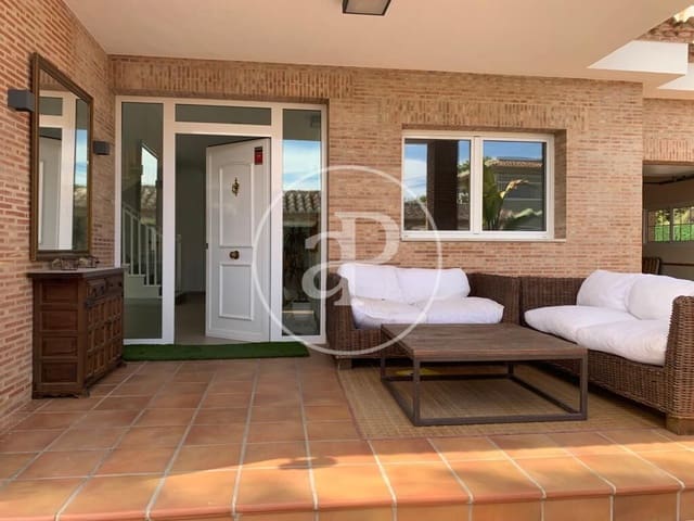 9 Zimmer Villa zu vermieten in Bétera mit Pool - 5.500 € (Ref: 9000029)
