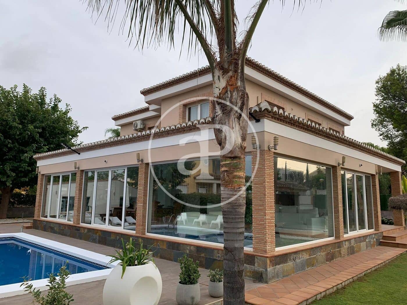 9 Zimmer Villa zu vermieten in Betera mit Pool - 5.500 € (Ref: 9000029)