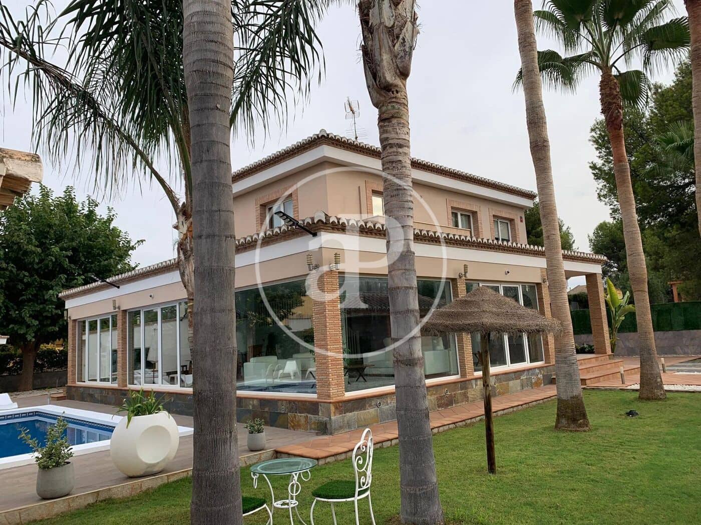 9 Zimmer Villa zu vermieten in Betera mit Pool - 5.500 € (Ref: 9000029)