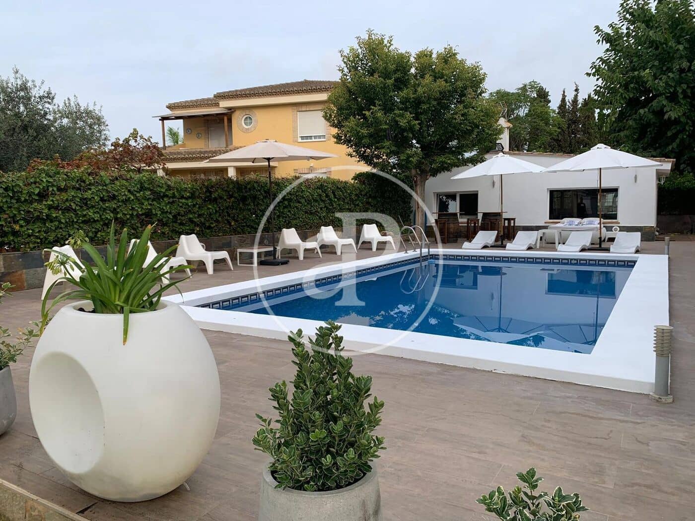 9 Zimmer Villa zu vermieten in Betera mit Pool - 5.500 € (Ref: 9000029)