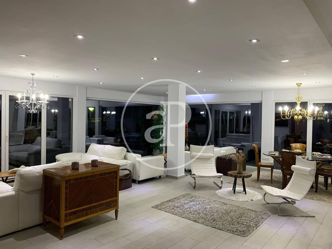 9 Zimmer Villa zu vermieten in Betera mit Pool - 5.500 € (Ref: 9000029)