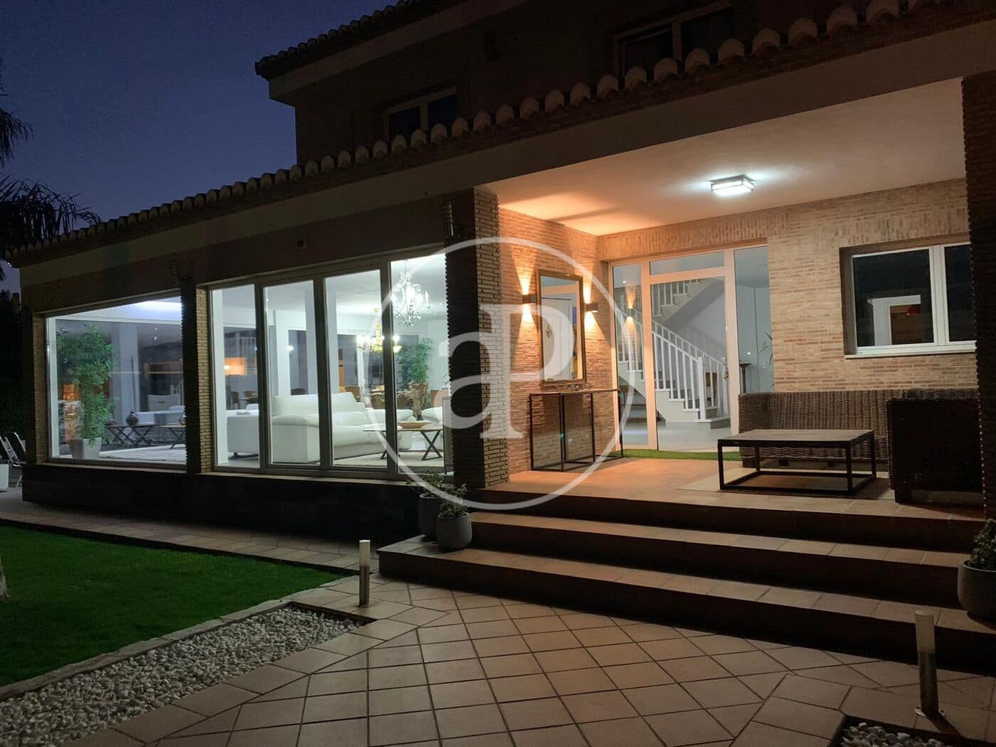 9 Zimmer Villa zu vermieten in Betera mit Pool - 5.500 € (Ref: 9000029)