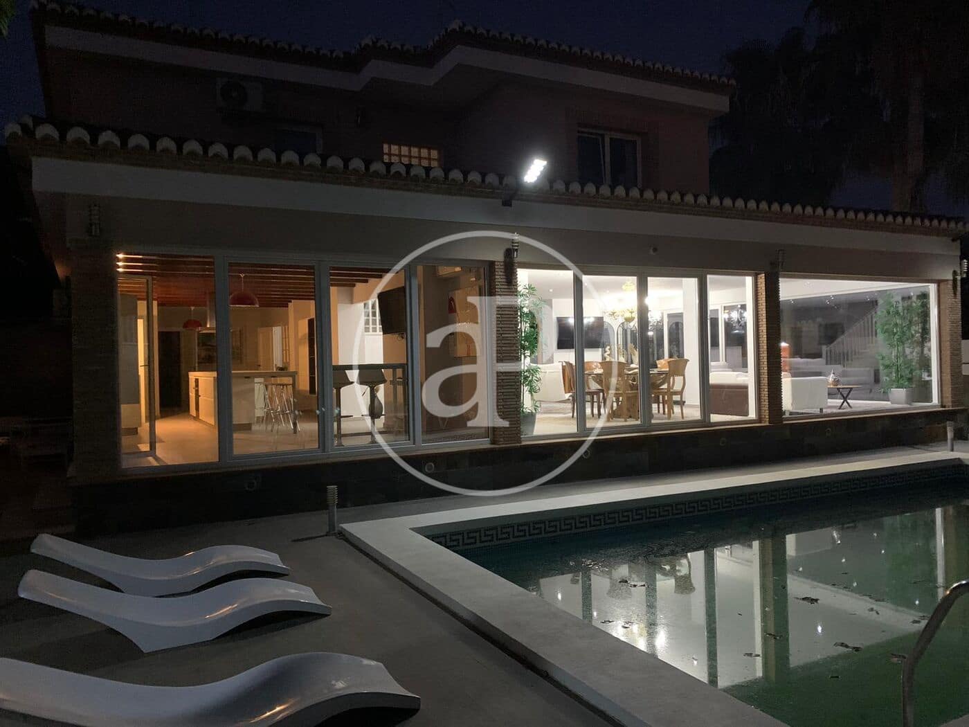 9 Zimmer Villa zu vermieten in Betera mit Pool - 5.500 € (Ref: 9000029)