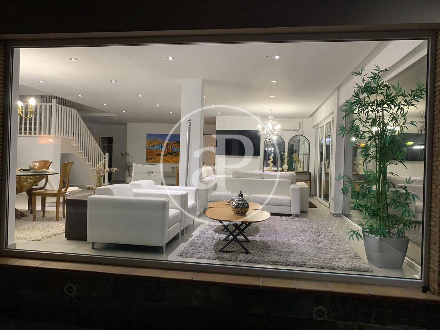 9 Zimmer Villa zu vermieten in Betera mit Pool - 5.500 € (Ref: 9000029)