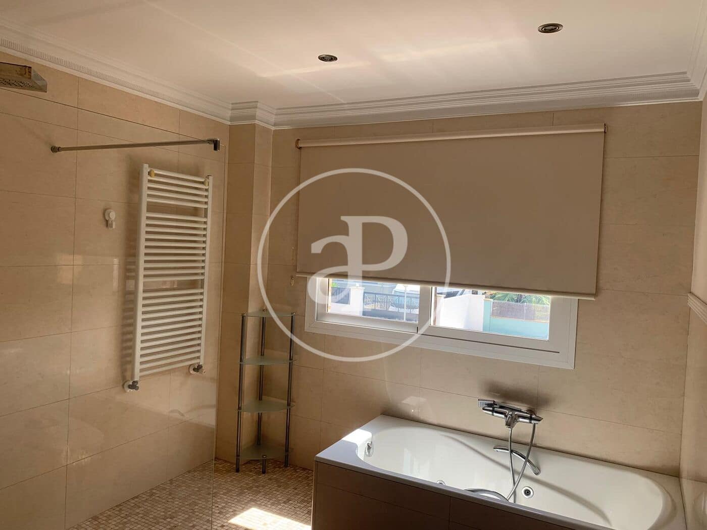 9 Zimmer Villa zu vermieten in Betera mit Pool - 5.500 € (Ref: 9000029)