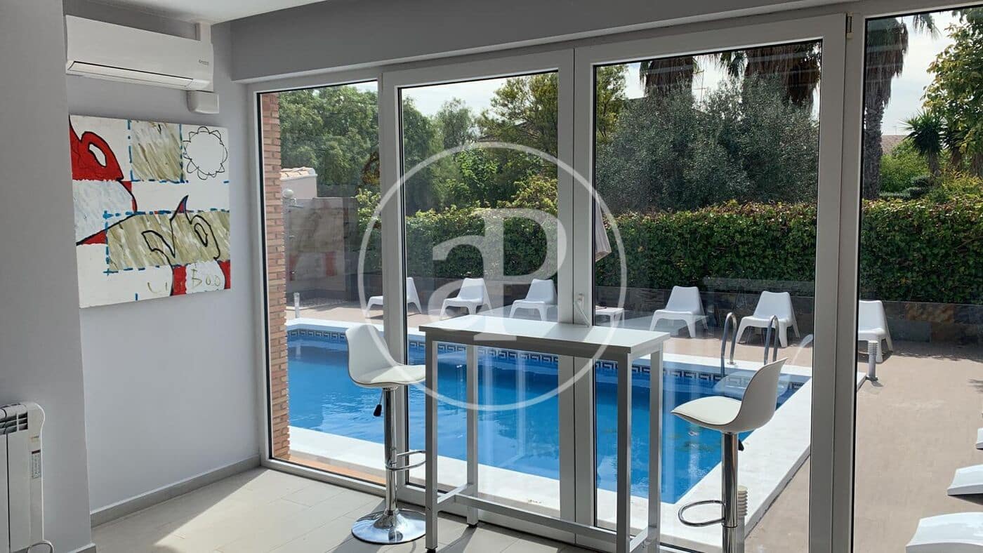9 Zimmer Villa zu vermieten in Betera mit Pool - 5.500 € (Ref: 9000029)