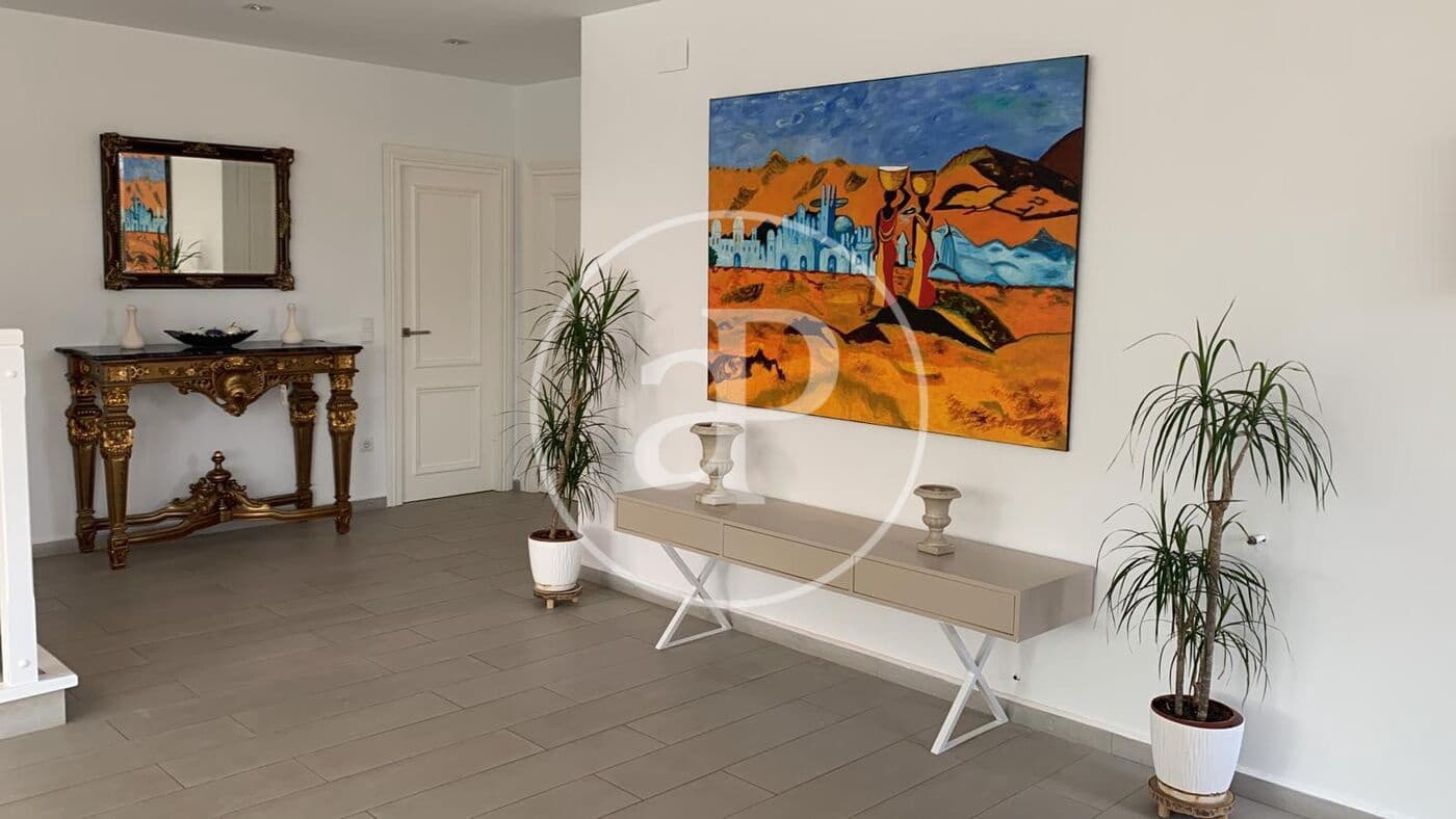 9 Zimmer Villa zu vermieten in Betera mit Pool - 5.500 € (Ref: 9000029)