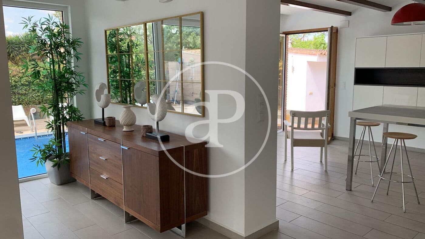 9 Zimmer Villa zu vermieten in Betera mit Pool - 5.500 € (Ref: 9000029)