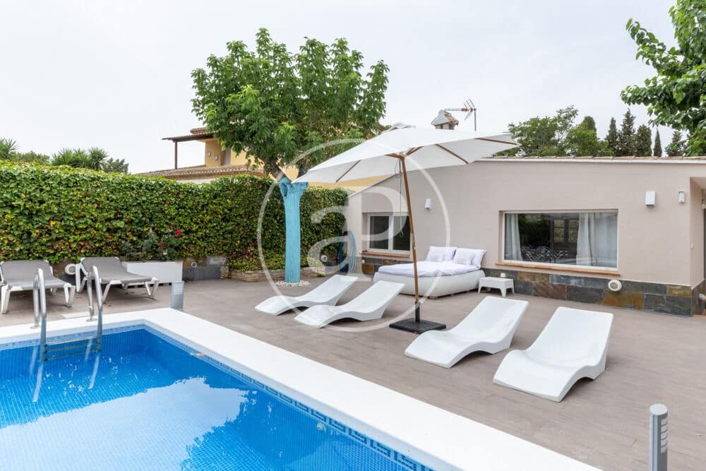 9 Zimmer Villa zu vermieten in Betera mit Pool - 5.500 € (Ref: 9000029)