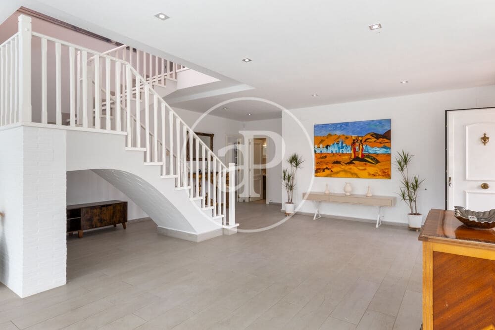 9 Zimmer Villa zu vermieten in Betera mit Pool - 5.500 € (Ref: 9000029)