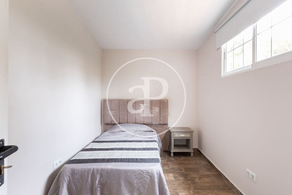 9 Zimmer Villa zu vermieten in Betera mit Pool - 5.500 € (Ref: 9000029)
