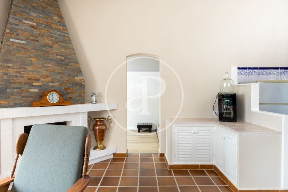 9 Zimmer Villa zu vermieten in Betera mit Pool - 5.500 € (Ref: 9000029)